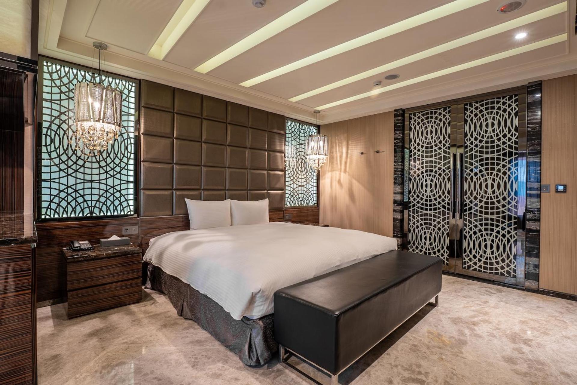 Guide Hotel Taichung Ziyou Екстер'єр фото