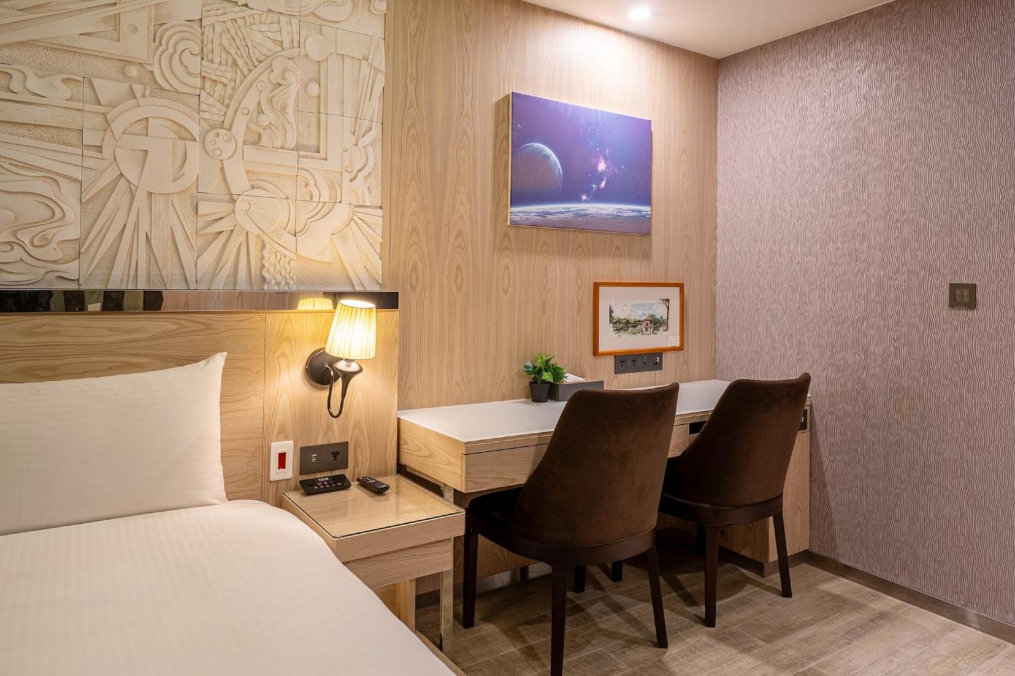 Guide Hotel Taichung Ziyou Екстер'єр фото